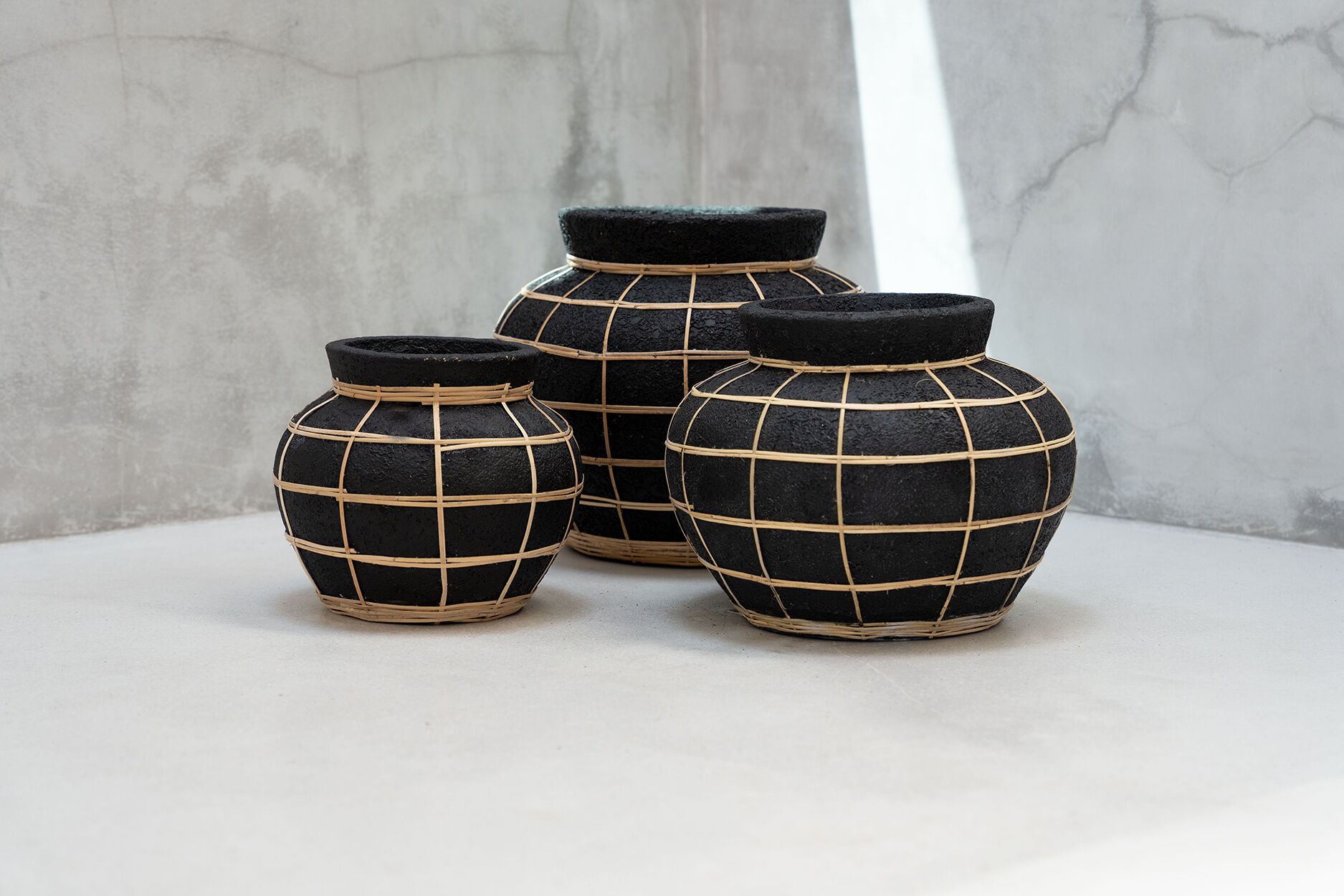 Belly Vase - Schwarz / Natur - M
